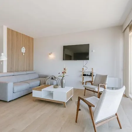 Huswell - Bright Seaview In *