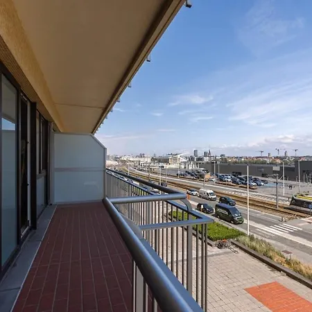 Huswell - Bright Seaview In Apartment