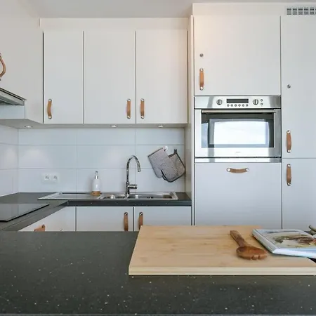 Huswell - Bright Seaview In Apartment Ostende