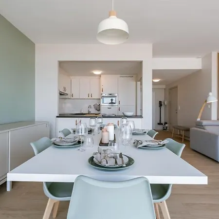 Huswell - Bright Seaview In *