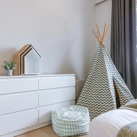 Huswell - Bright Seaview In Lejlighed